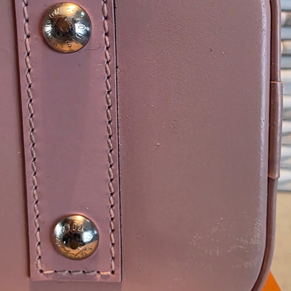 Louis Vuitton Alma Epi BB - Picture 13 of 13